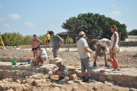 Photo no. 2 (15)
                                                          by Paphos Agora Project
                            
