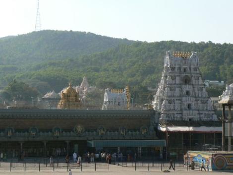 Zdjęcie nr 3 (8)
                                	                             Świątynia Wisznu Wenkatanathy w Tirupati-Tirumala
                            